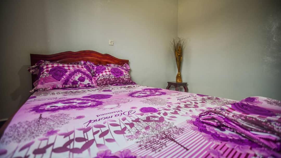 Appartements Neuf De Haut Standing Dm & Ng A Bafoussam Exterior foto