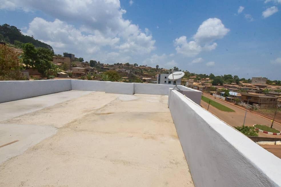 Appartements Neuf De Haut Standing Dm & Ng A Bafoussam Exterior foto