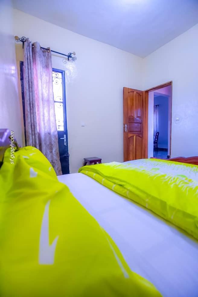 Appartements Neuf De Haut Standing Dm & Ng A Bafoussam Exterior foto